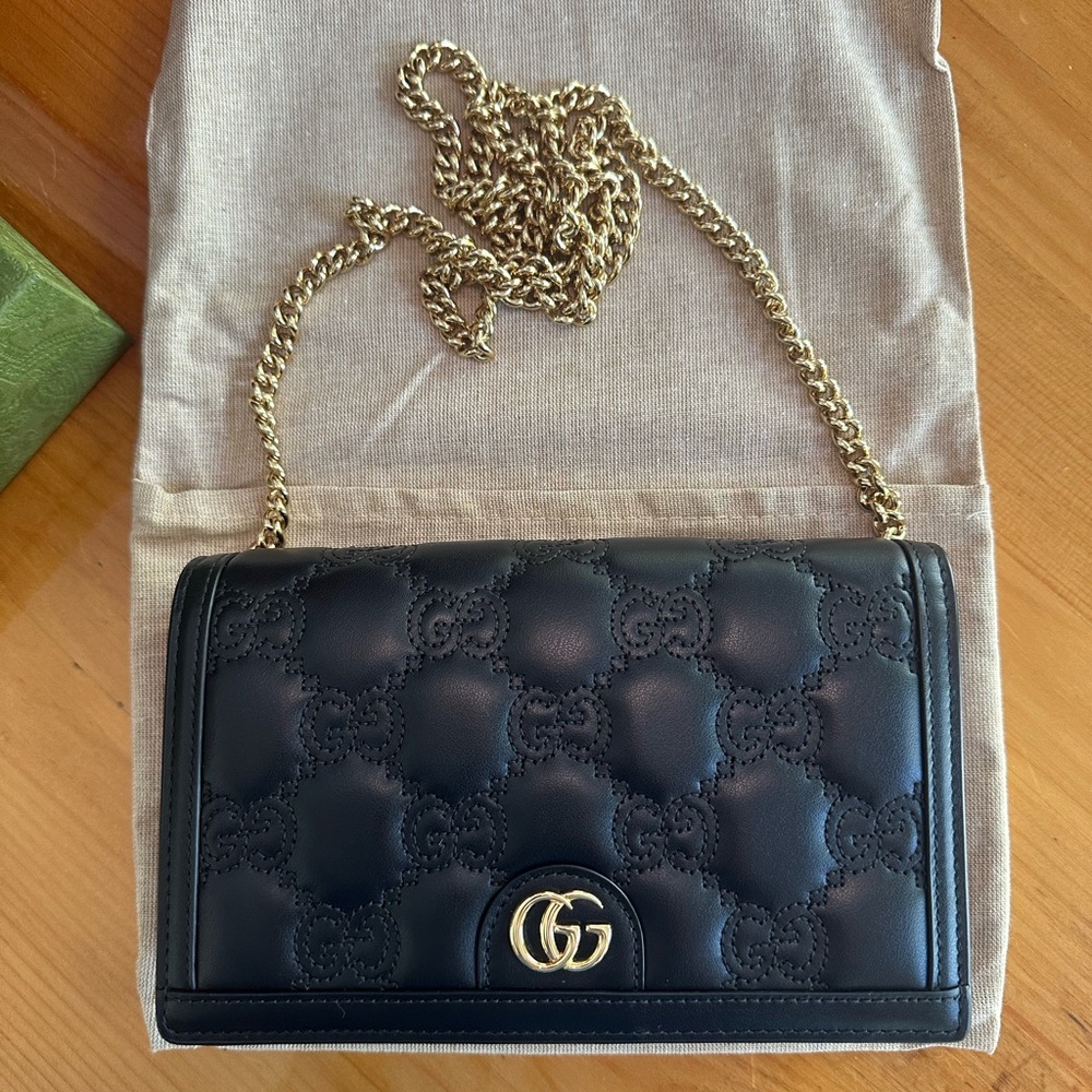Gucci Black Leather Chain Bag